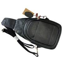 Bolso Bandolera para Hombre de Piel Natural – Compacto, Versátil y Elegante, con Puerto para Cable, Negro - BIOLUXSO